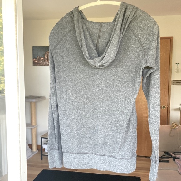 Yoga/dancer sweatshirt - Picture 3 of 3